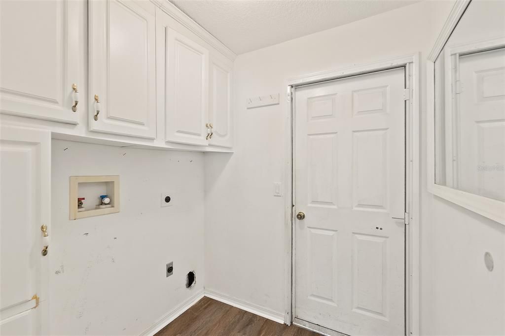 For Sale: $490,000 (4 beds, 3 baths, 2456 Square Feet)