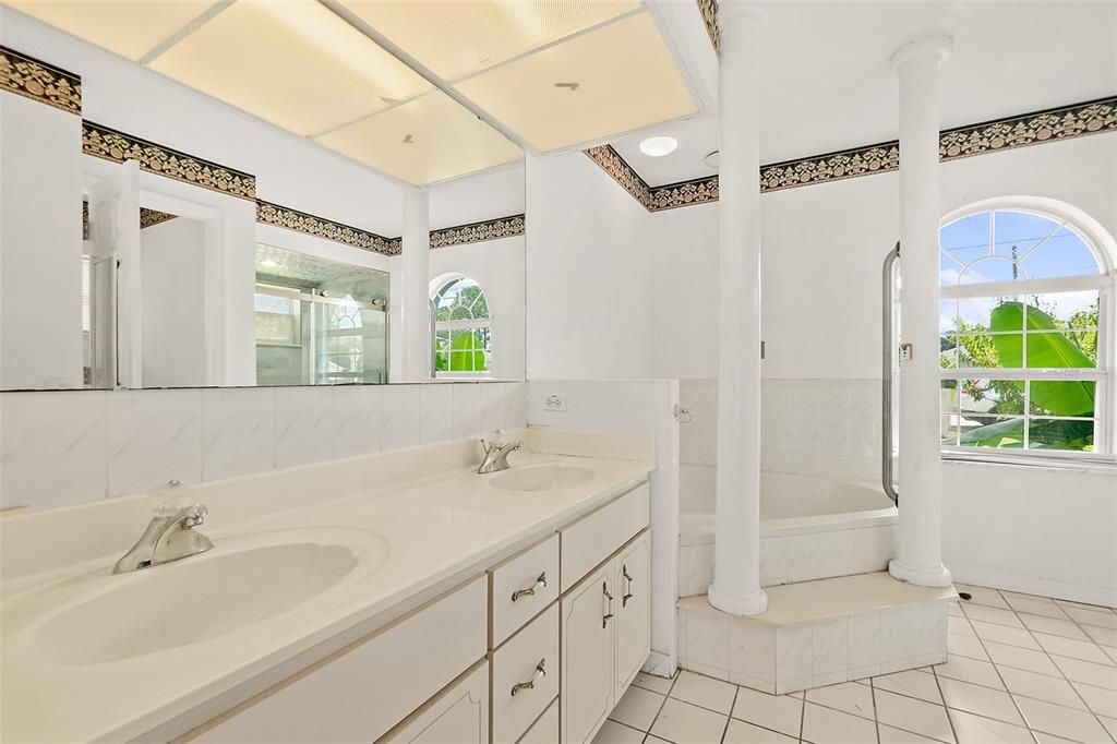 For Sale: $490,000 (4 beds, 3 baths, 2456 Square Feet)