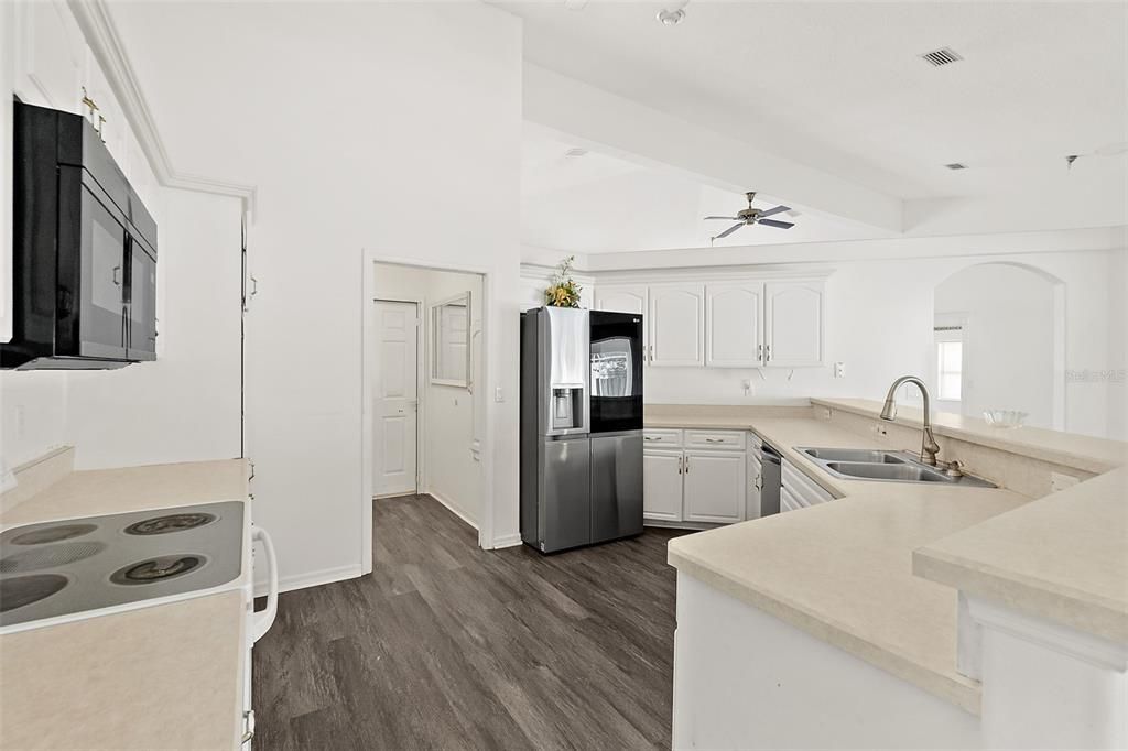 For Sale: $490,000 (4 beds, 3 baths, 2456 Square Feet)