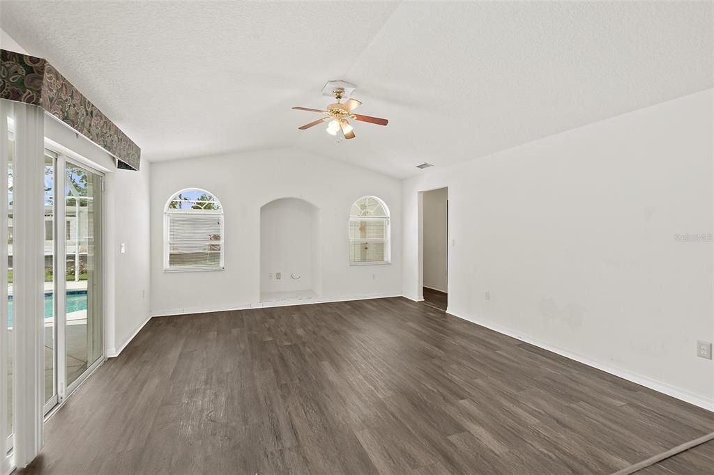 For Sale: $490,000 (4 beds, 3 baths, 2456 Square Feet)