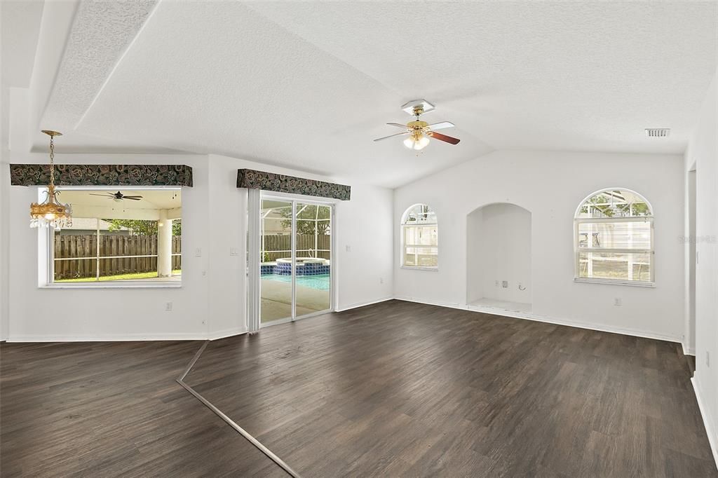 For Sale: $490,000 (4 beds, 3 baths, 2456 Square Feet)