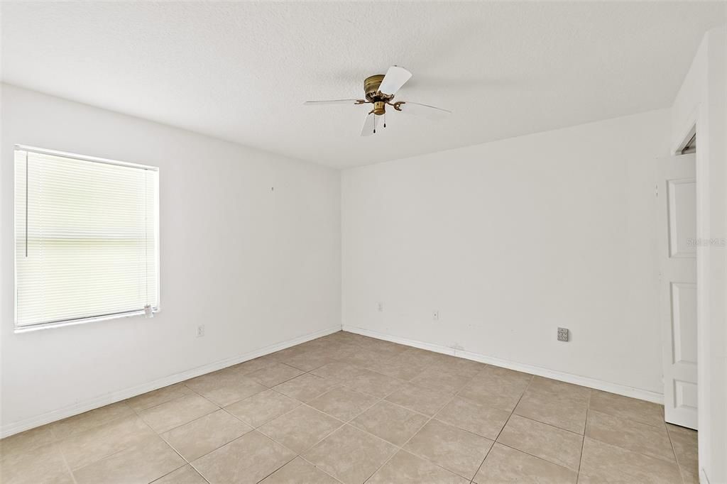 For Sale: $490,000 (4 beds, 3 baths, 2456 Square Feet)