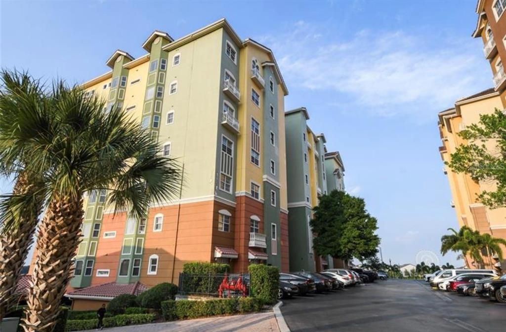 For Rent: $3,200 (2 beds, 2 baths, 1824 Square Feet)