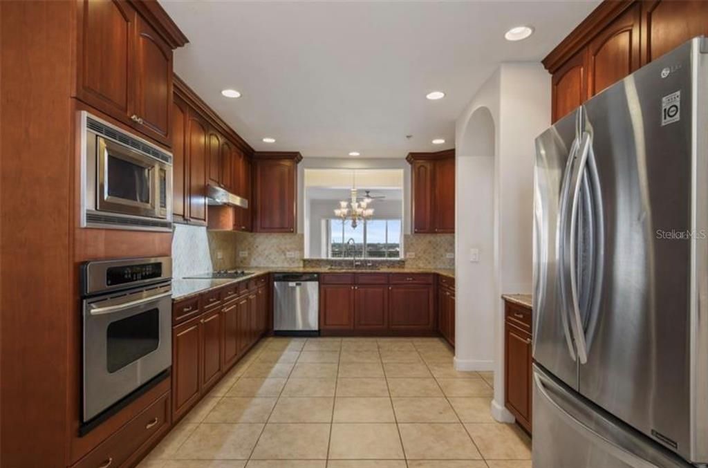 For Rent: $3,200 (2 beds, 2 baths, 1824 Square Feet)