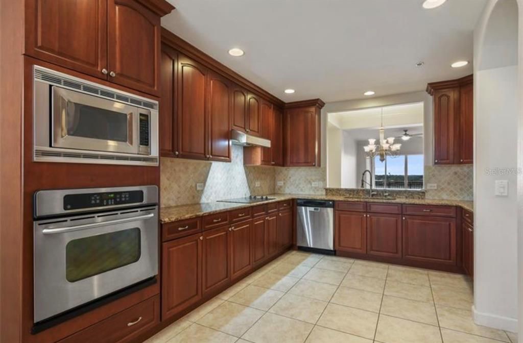 For Rent: $3,200 (2 beds, 2 baths, 1824 Square Feet)