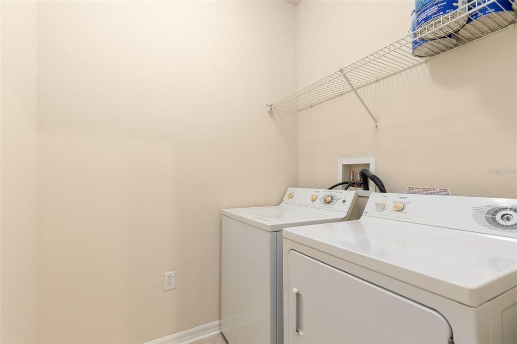 For Sale: $217,500 (1 beds, 1 baths, 942 Square Feet)
