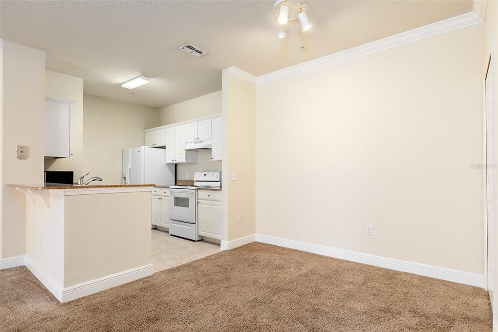 For Sale: $217,500 (1 beds, 1 baths, 942 Square Feet)