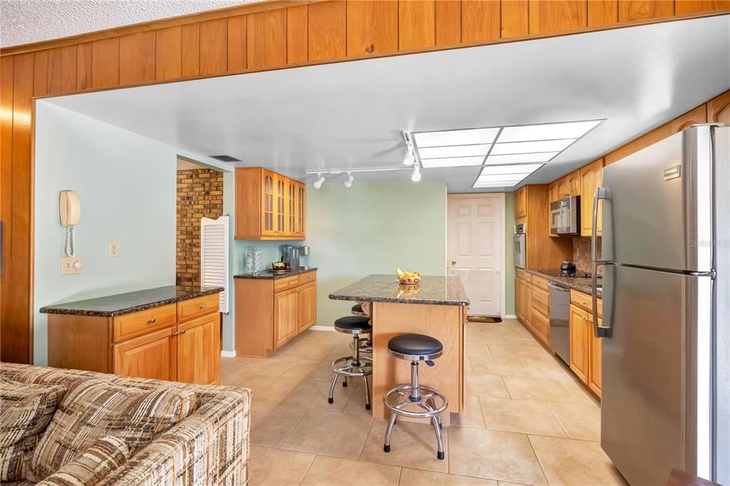 На продажу: $459,900 (3 спален, 2 ванн, 1644 Квадратных фут)