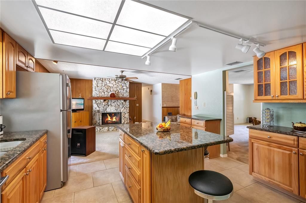 На продажу: $459,900 (3 спален, 2 ванн, 1644 Квадратных фут)