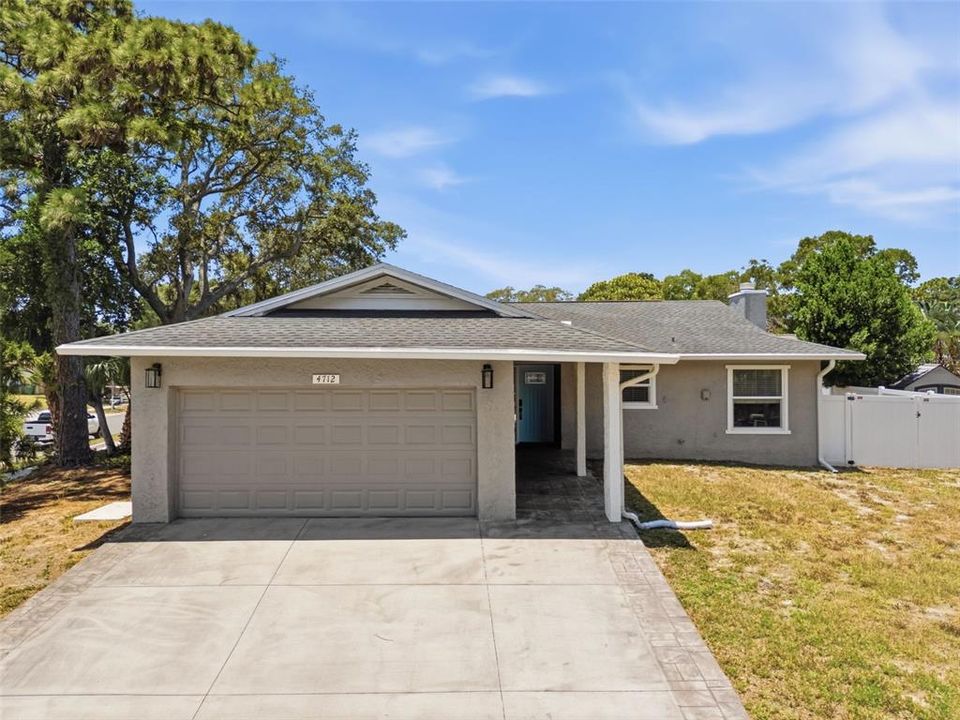 For Sale: $419,900 (2 beds, 2 baths, 1423 Square Feet)