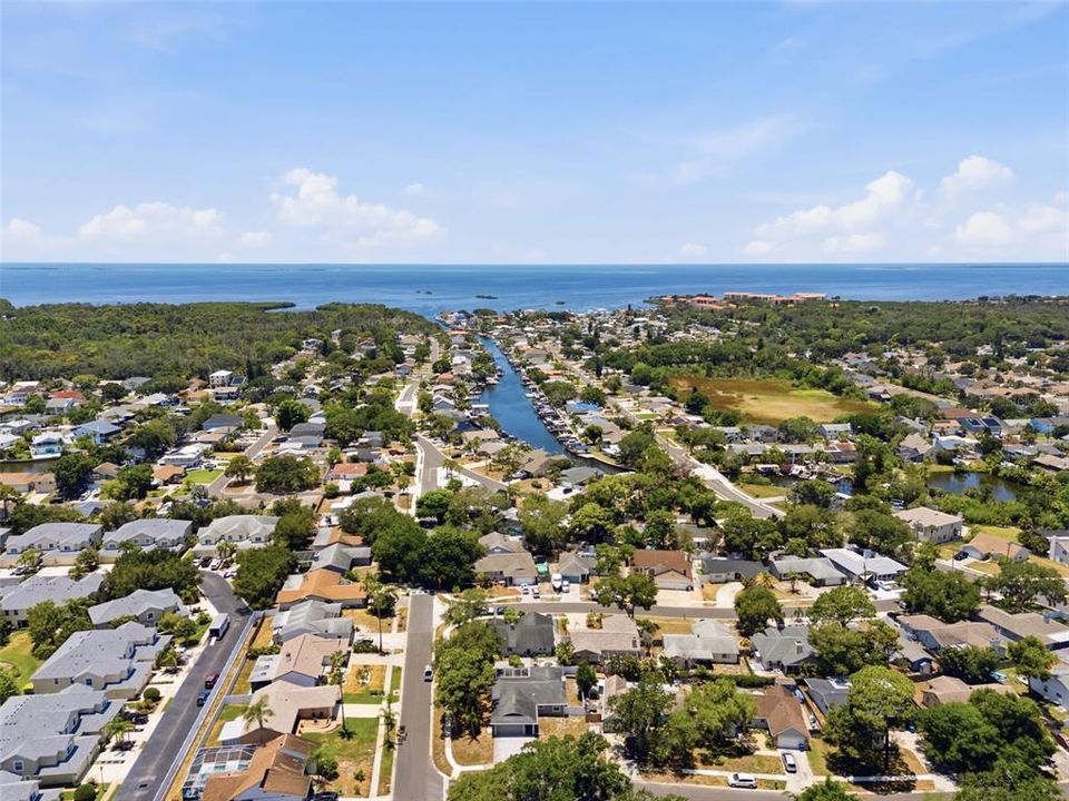 For Sale: $419,900 (2 beds, 2 baths, 1423 Square Feet)