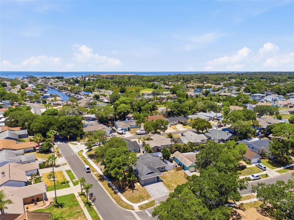 For Sale: $419,900 (2 beds, 2 baths, 1423 Square Feet)