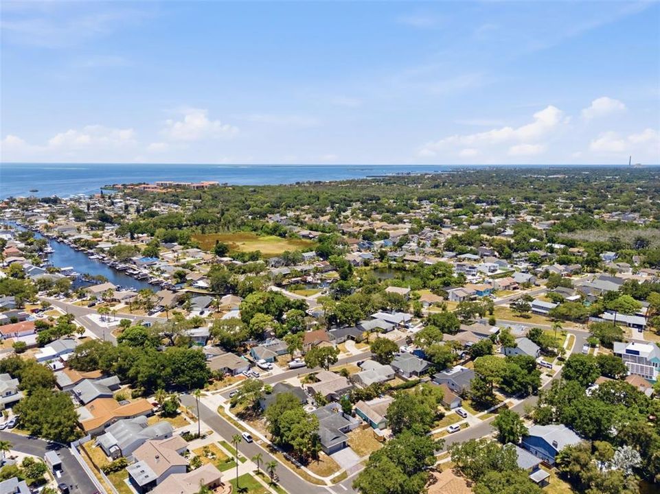 For Sale: $419,900 (2 beds, 2 baths, 1423 Square Feet)