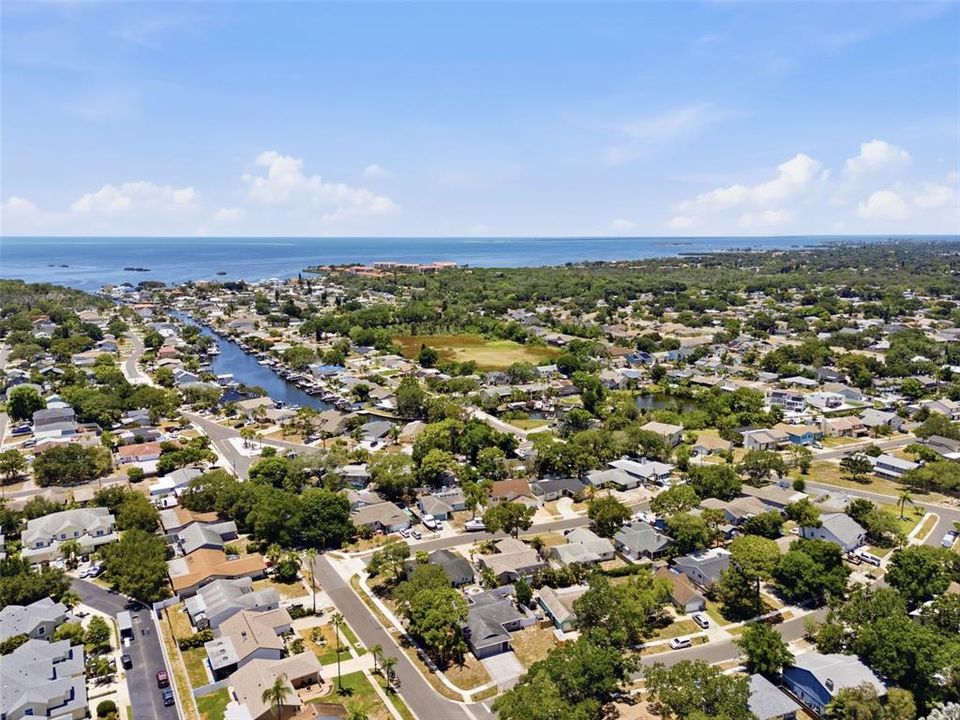 For Sale: $419,900 (2 beds, 2 baths, 1423 Square Feet)