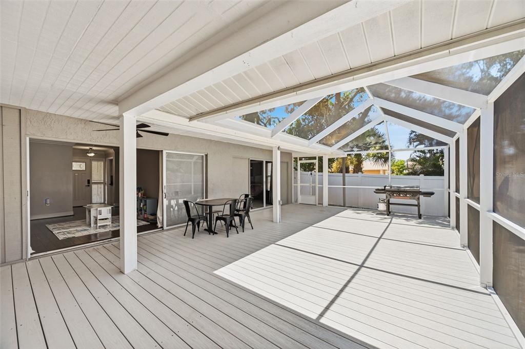 For Sale: $419,900 (2 beds, 2 baths, 1423 Square Feet)