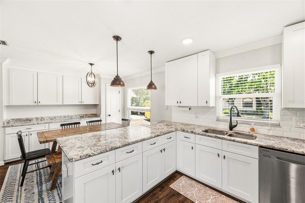 For Sale: $419,900 (2 beds, 2 baths, 1423 Square Feet)