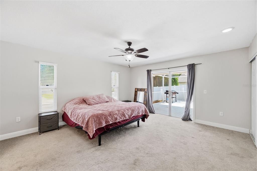 For Sale: $419,900 (2 beds, 2 baths, 1423 Square Feet)