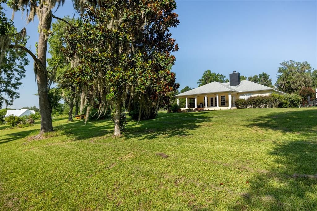 En Venta: $565,000 (3 camas, 2 baños, 2468 Pies cuadrados)