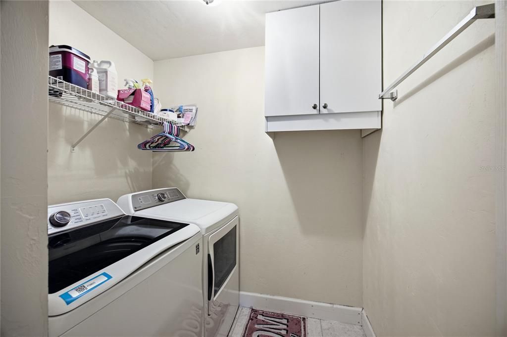 En Venta: $565,000 (3 camas, 2 baños, 2468 Pies cuadrados)