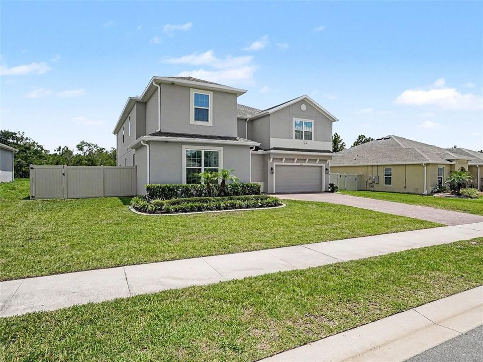 For Sale: $869,995 (6 beds, 4 baths, 4583 Square Feet)