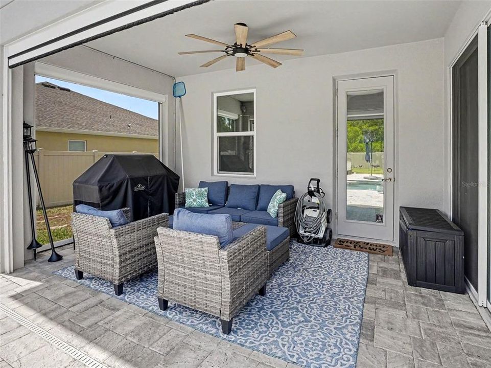 For Sale: $869,995 (6 beds, 4 baths, 4583 Square Feet)