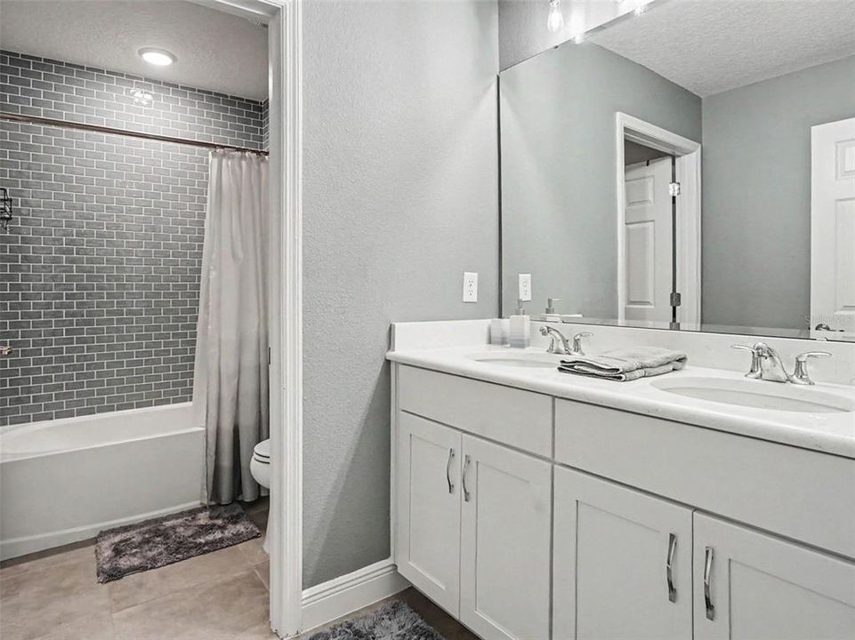 For Sale: $869,995 (6 beds, 4 baths, 4583 Square Feet)
