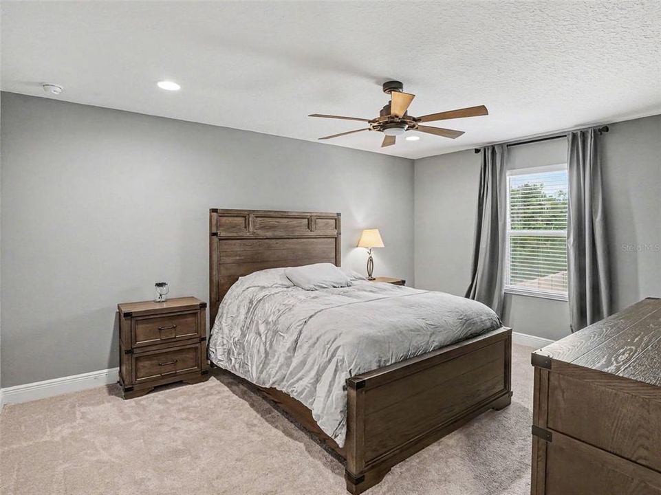For Sale: $869,995 (6 beds, 4 baths, 4583 Square Feet)