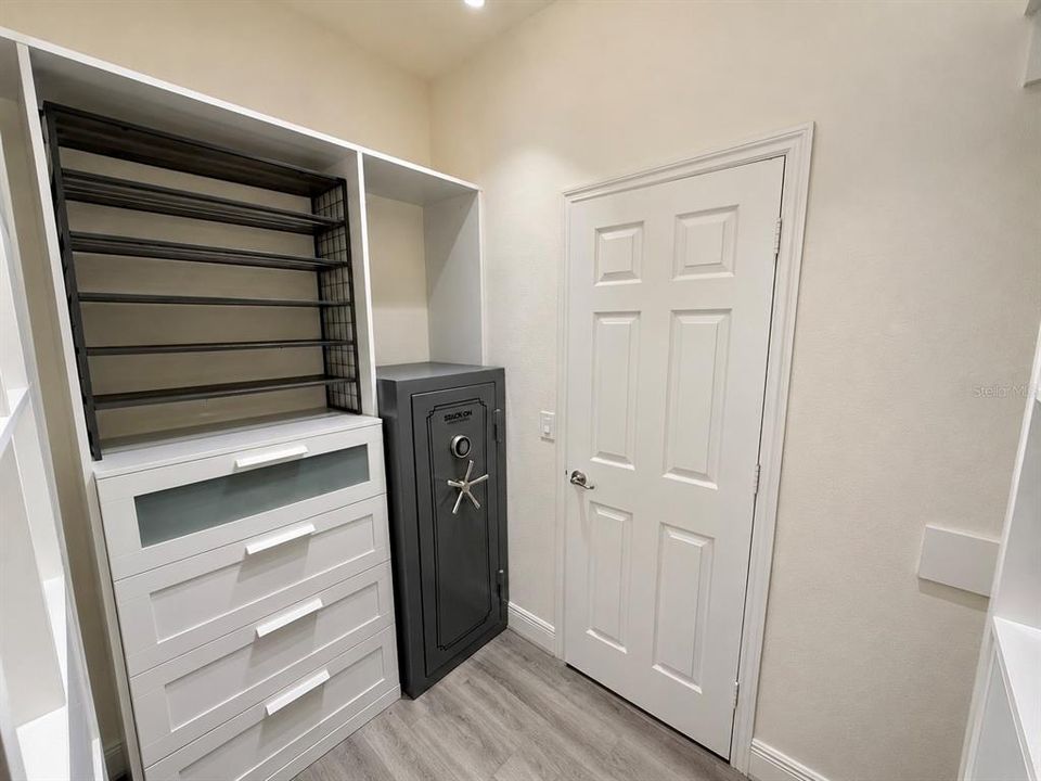 : $949,999 (5 спален, 3 ванн, 4053 Квадратных фут)