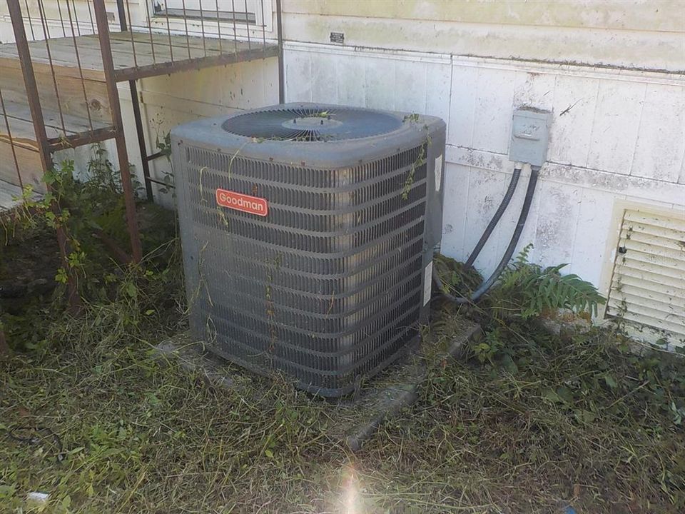 На продажу: $60,000 (3 спален, 2 ванн, 1512 Квадратных фут)