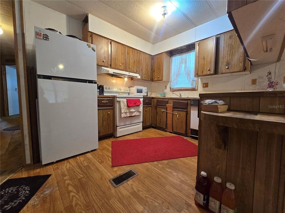 На продажу: $175,000 (3 спален, 2 ванн, 1512 Квадратных фут)