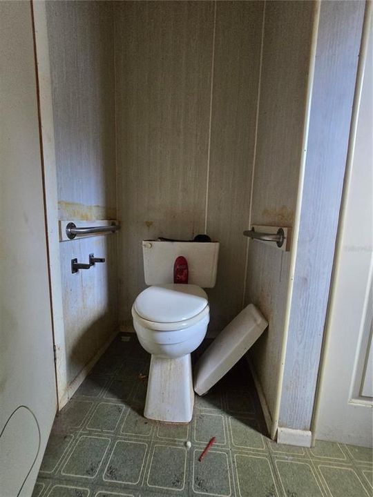 На продажу: $175,000 (3 спален, 2 ванн, 1512 Квадратных фут)