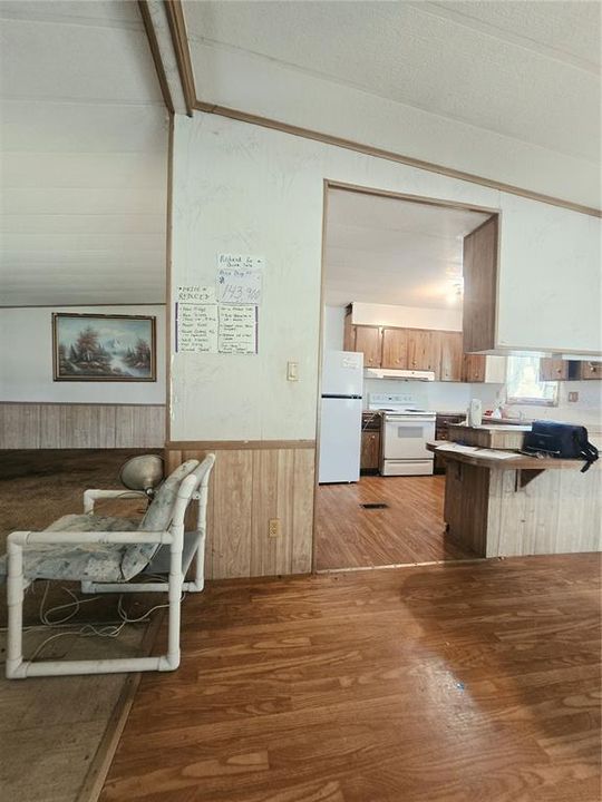 For Sale: $139,900 (3 beds, 2 baths, 1512 Square Feet)