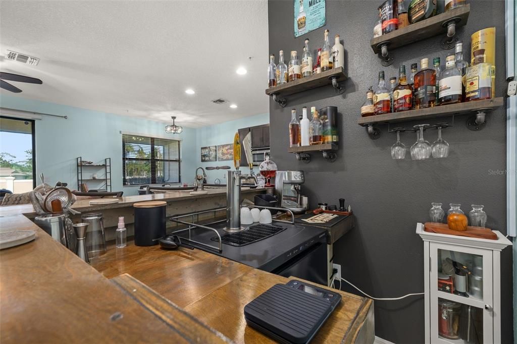 For Sale: $290,000 (3 beds, 2 baths, 1674 Square Feet)