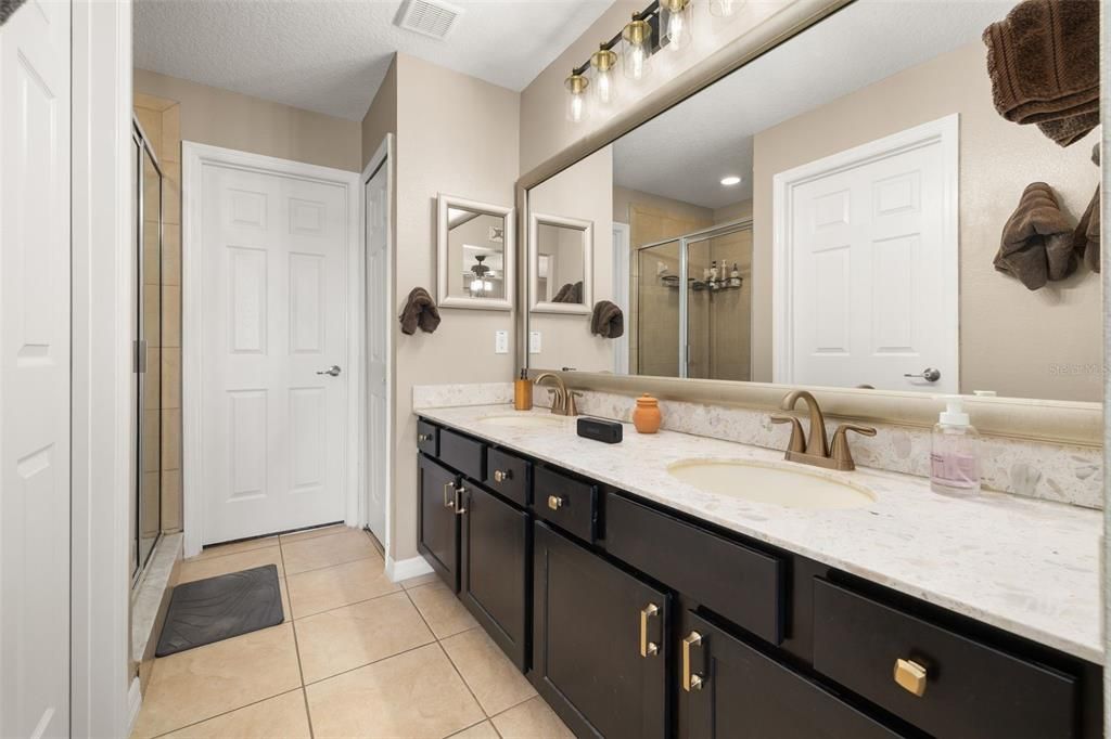 For Sale: $290,000 (3 beds, 2 baths, 1674 Square Feet)