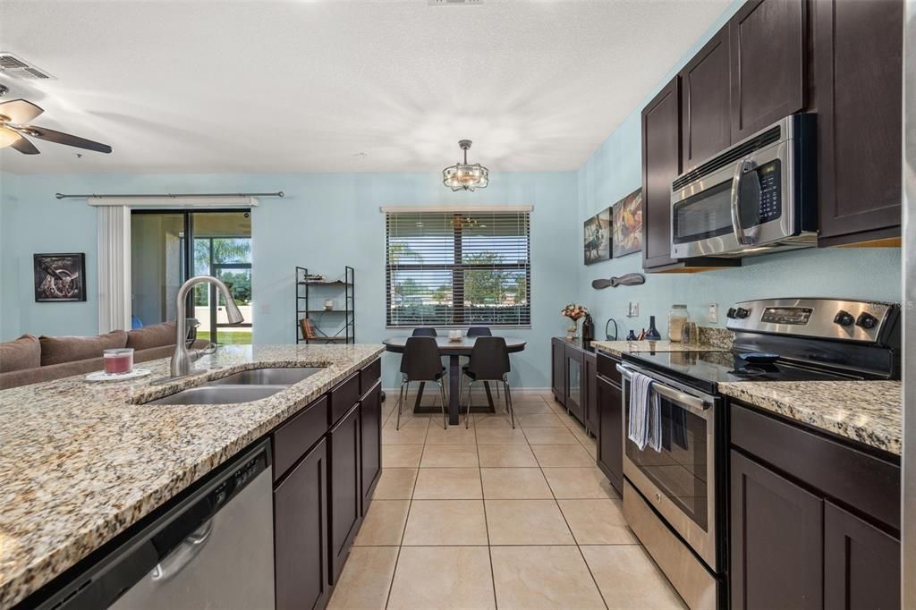 For Sale: $290,000 (3 beds, 2 baths, 1674 Square Feet)