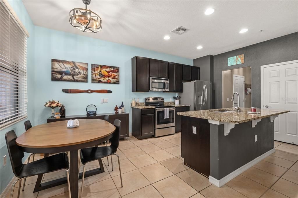 For Sale: $290,000 (3 beds, 2 baths, 1674 Square Feet)
