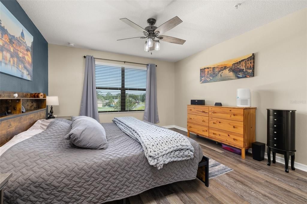 For Sale: $290,000 (3 beds, 2 baths, 1674 Square Feet)