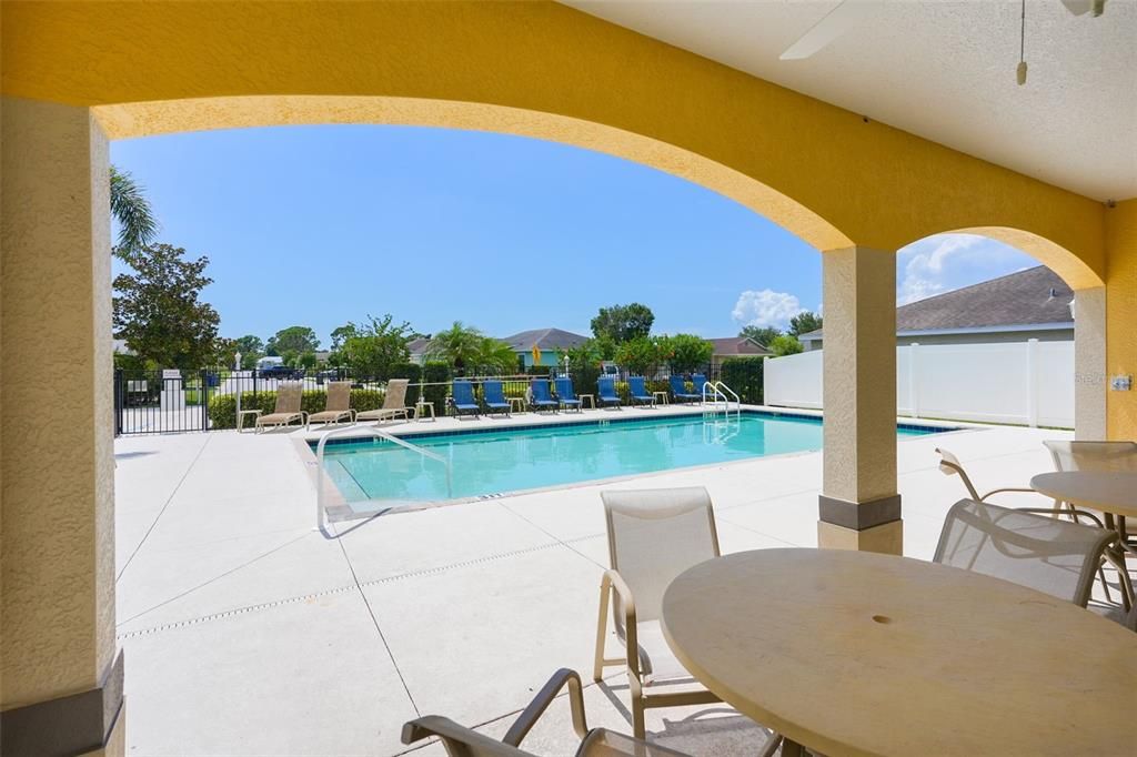 Activo con contrato: $304,900 (3 camas, 2 baños, 1307 Pies cuadrados)