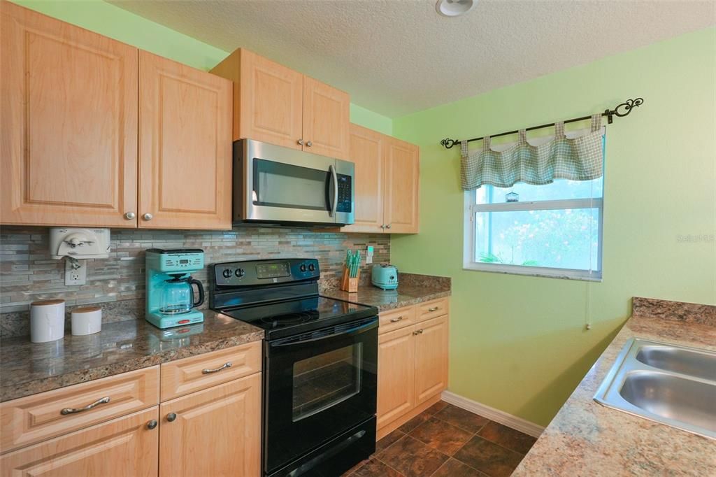 Activo con contrato: $304,900 (3 camas, 2 baños, 1307 Pies cuadrados)