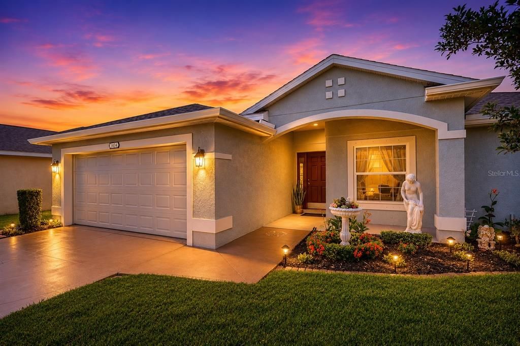Activo con contrato: $304,900 (3 camas, 2 baños, 1307 Pies cuadrados)