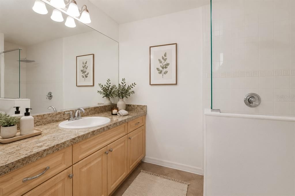 Activo con contrato: $304,900 (3 camas, 2 baños, 1307 Pies cuadrados)