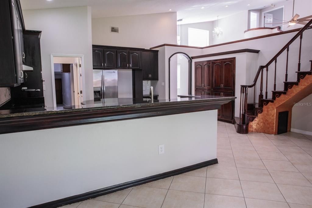 В аренду: $3,990 (6 спален, 4 ванн, 4118 Квадратных фут)