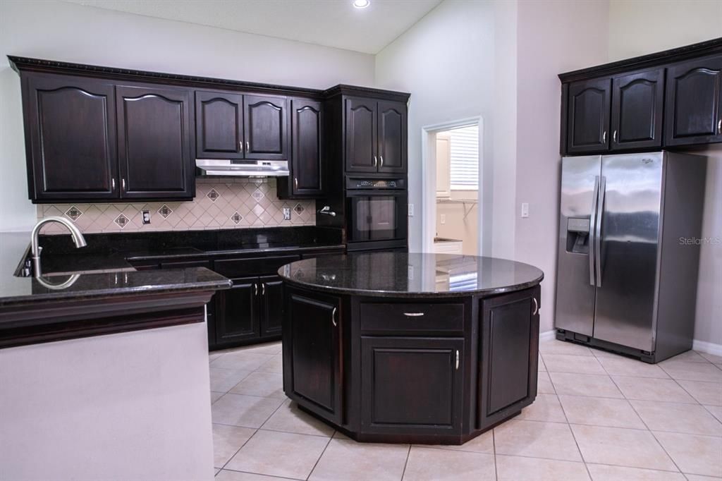 В аренду: $3,990 (6 спален, 4 ванн, 4118 Квадратных фут)