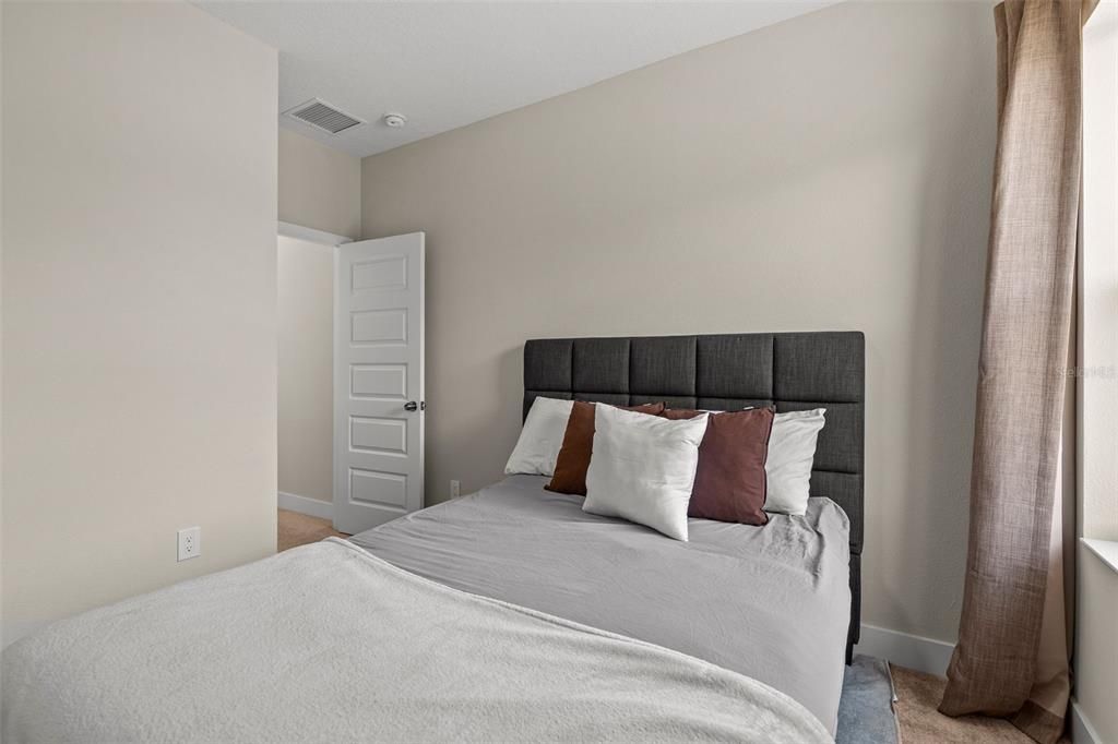 В аренду: $3,400 (3 спален, 3 ванн, 1446 Квадратных фут)
