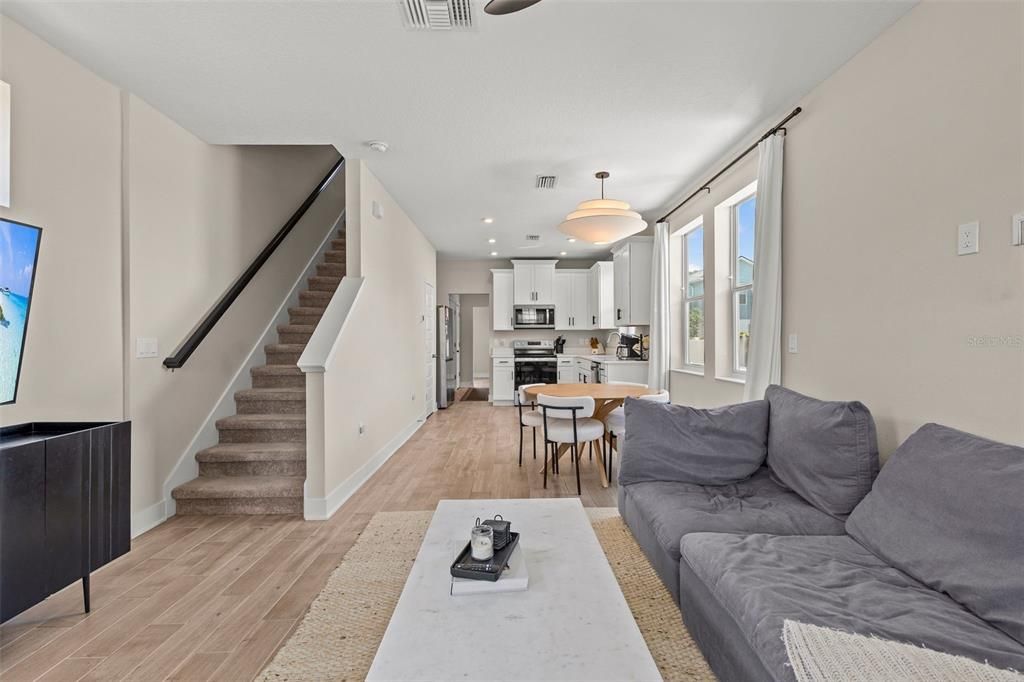 В аренду: $3,400 (3 спален, 3 ванн, 1446 Квадратных фут)