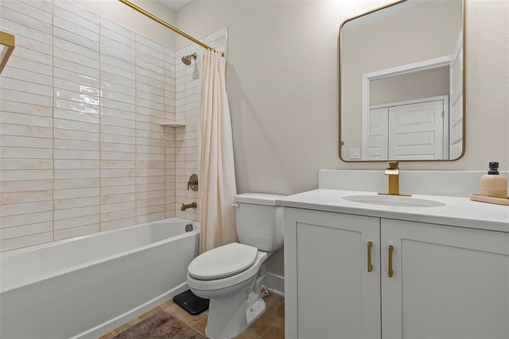 В аренду: $3,400 (3 спален, 3 ванн, 1446 Квадратных фут)