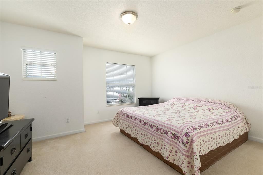 En Venta: $379,000 (2 camas, 2 baños, 2074 Pies cuadrados)