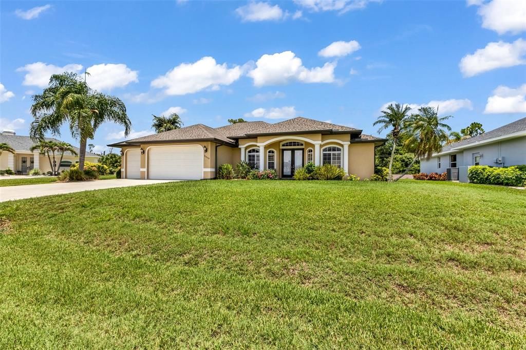 En Venta: $449,900 (3 camas, 2 baños, 2165 Pies cuadrados)