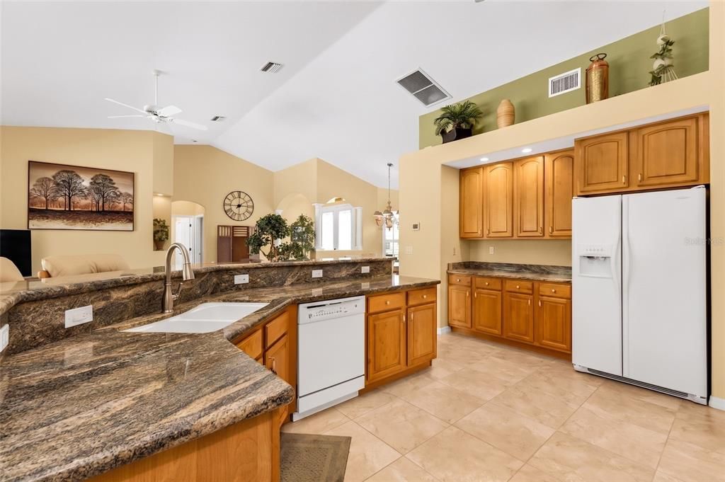 En Venta: $449,900 (3 camas, 2 baños, 2165 Pies cuadrados)