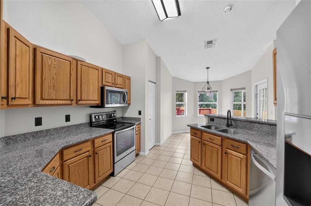 For Rent: $2,500 (3 beds, 2 baths, 1739 Square Feet)